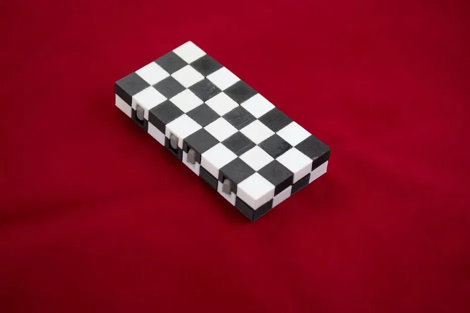 Bàn cờ vua gập gọn dễ lắp ráp cho trò chơi thú vị - Image 4