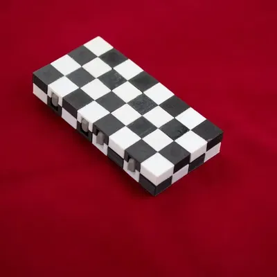 Bàn cờ vua gập gọn dễ lắp ráp cho trò chơi thú vị