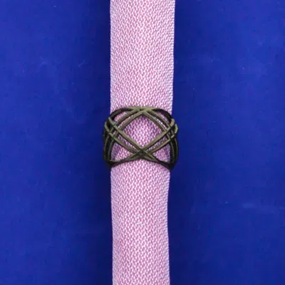 Thiết kế vòng khăn ăn đan lỏng nhẹ nhàng