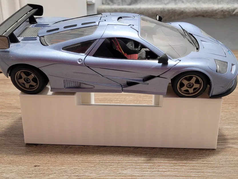 Giá đỡ trưng bày ô tô tỷ lệ 1:18 cao cấp - Image 1