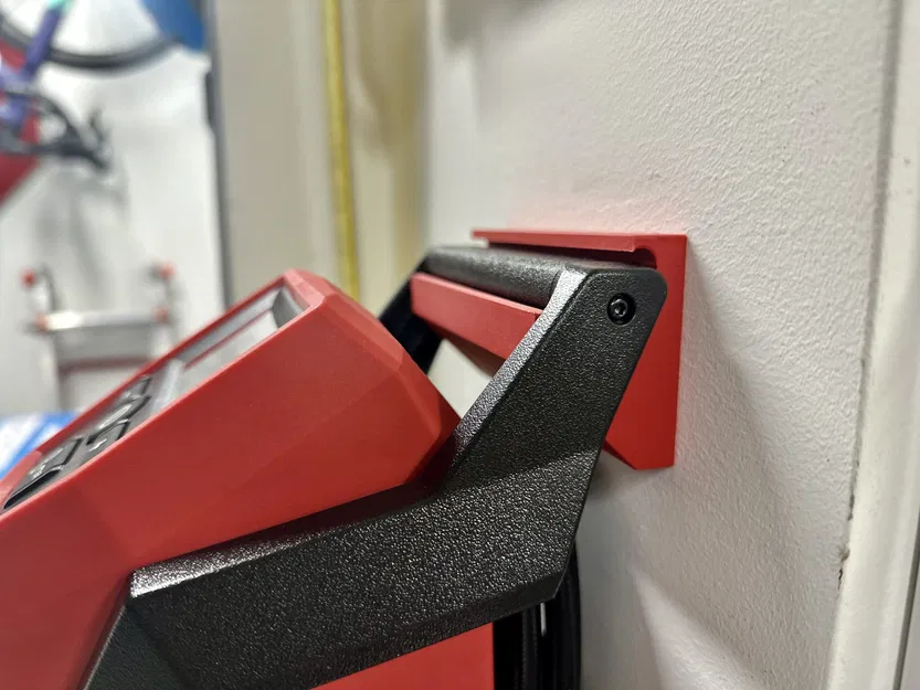 Giá treo máy bơm hơi Milwaukee M12 trên tường - Image 1