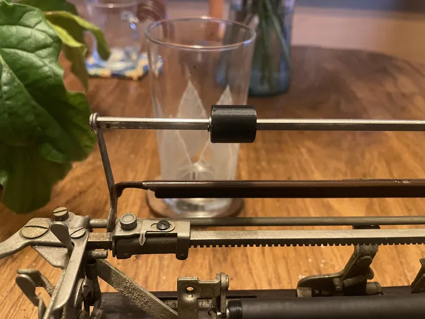 Con lăn thay thế cho máy đánh chữ Royal 1928 Model P - Image 4