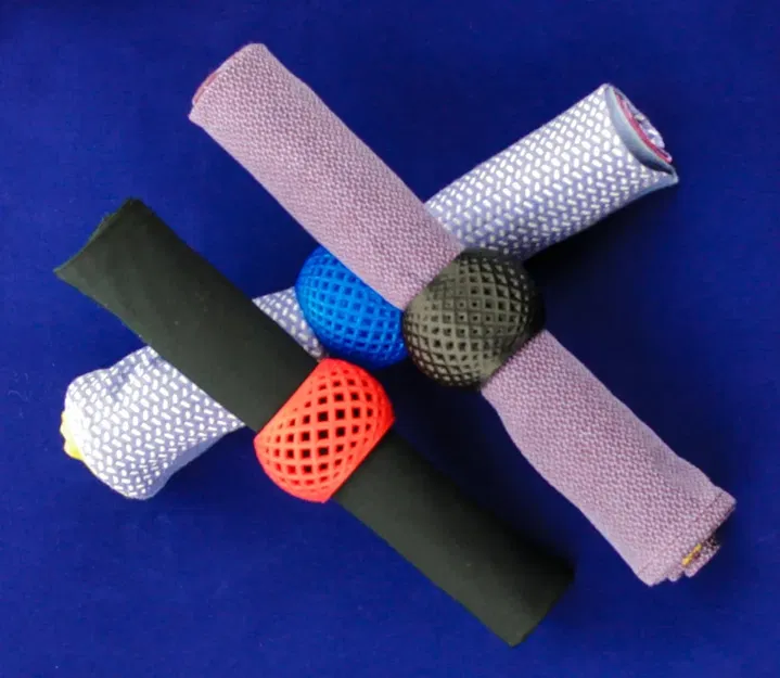 Mẫu thiết kế vòng ăn khăn đơn giản và tinh tế - Image 1