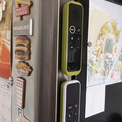 Giá đỡ điều khiển Apple TV v2 có nam châm