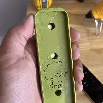 Giá đỡ điều khiển Apple TV v2 có nam châm