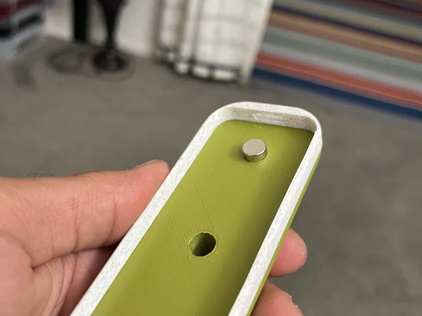 Giá đỡ điều khiển Apple TV v2 có nam châm - Image 11