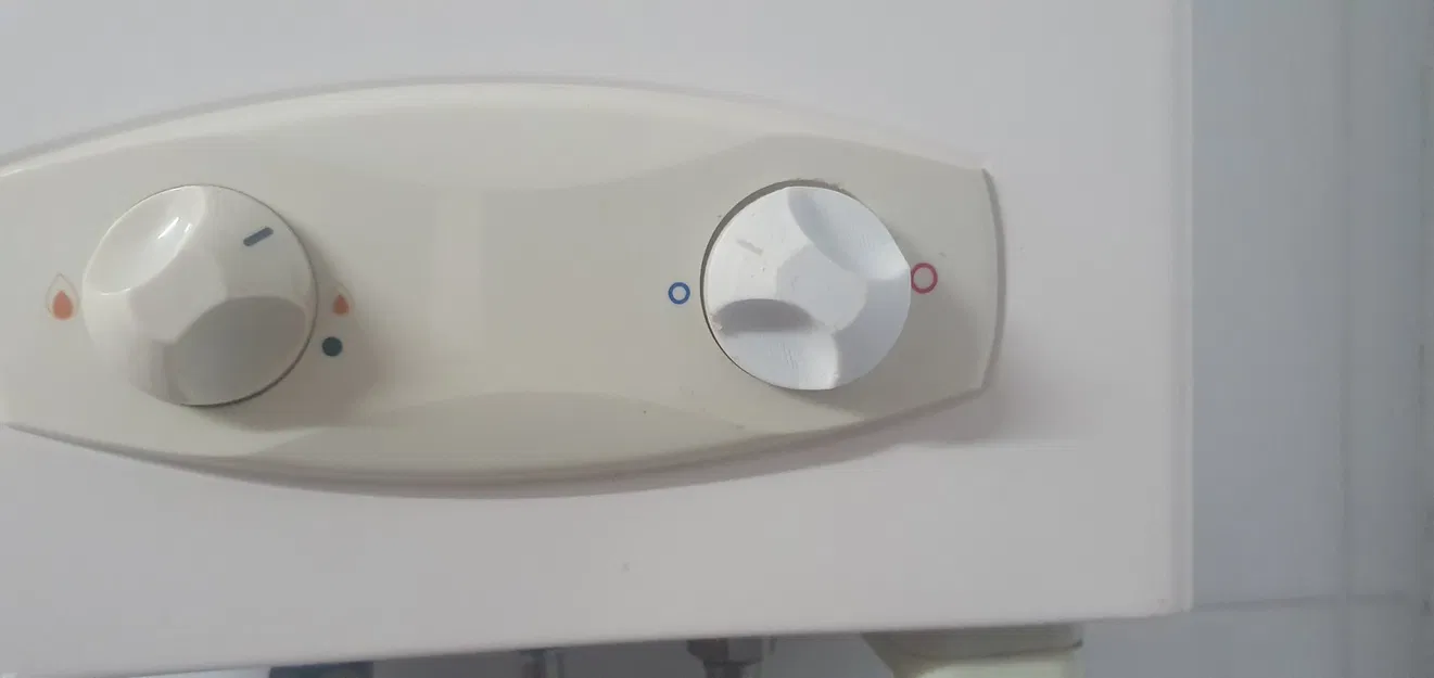 Vòi điều chỉnh nước và gas cho bình nóng lạnh Cointra - Image 1