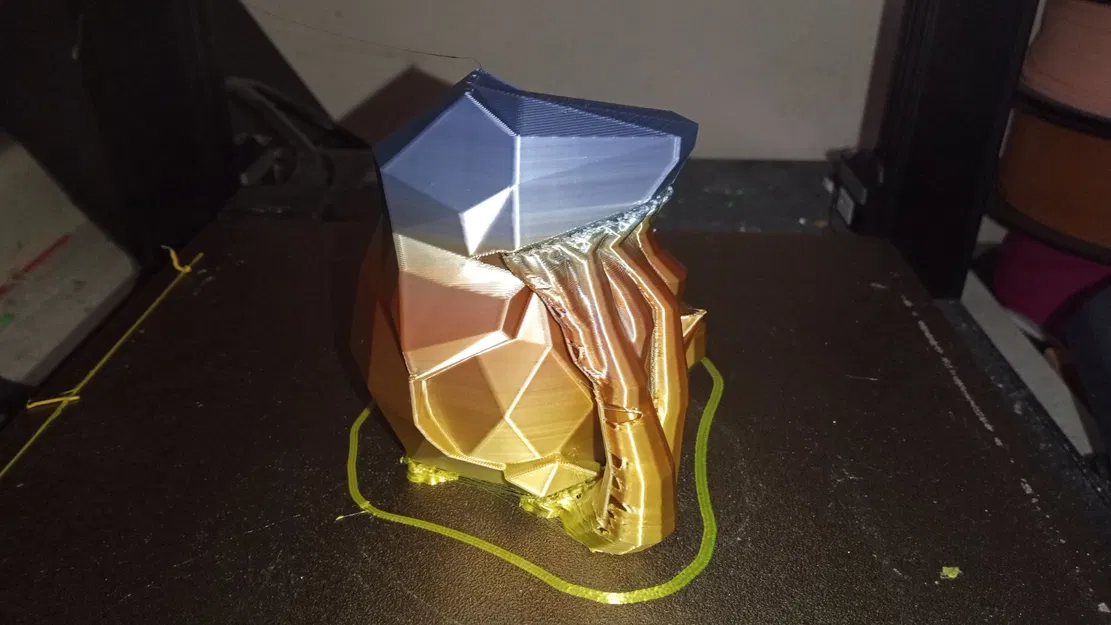 Cá sấu giun phong cách low-poly cho Halloween - Image 2