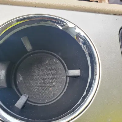 Viền chén đựng nước cho Jeep Grand Cherokee