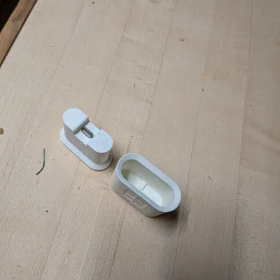 Công cụ cắt filament với lò xo từ nam châm giữ