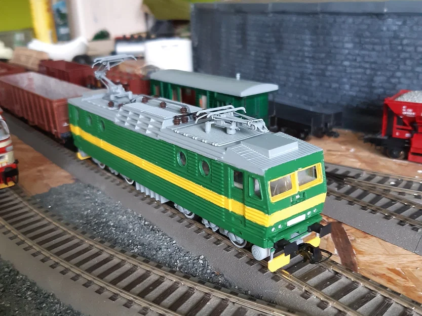 Đầu máy xe lửa 162/3 kiểu Peršing Kastle tỷ lệ 1/87 H0 - Image 1