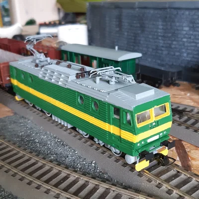 Đầu máy xe lửa 162/3 kiểu Peršing Kastle tỷ lệ 1/87 H0