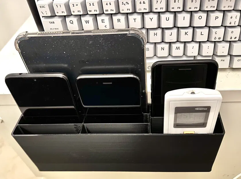 Giá đỡ treo tường cho điện thoại và máy tính bảng - Image 1