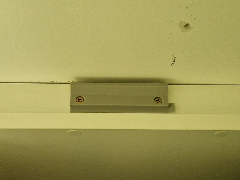 Giá treo đèn LED Ikea GODMORGON gắn trần - Image 4