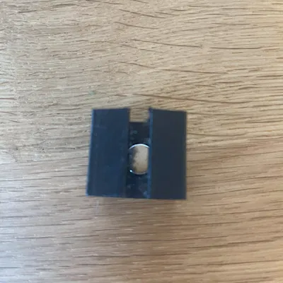 Giá đỡ tẩy từ tính cho bút chì