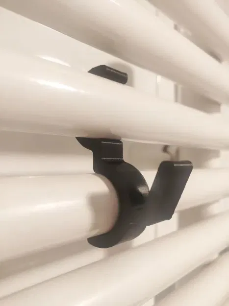 Kẹp khăn treo cho bộ tản nhiệt phòng tắm - Image 1