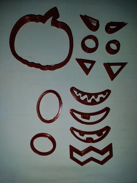 Bộ khuôn bánh quy bí ngô Halloween với nhiều kiểu mặt khác nhau - Image 6