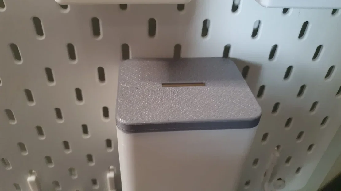 Hộp đựng Ikea Skadis với nắp heo đất - Image 1