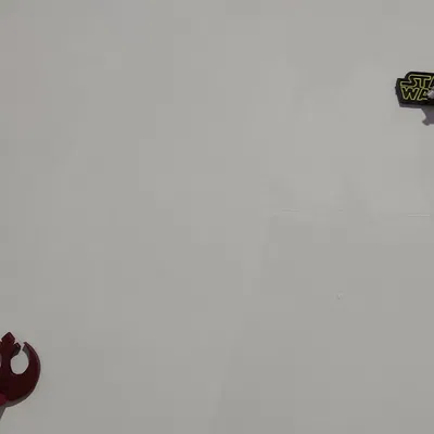 Giá đỡ tường cho lightsaber Star Wars màu bạc