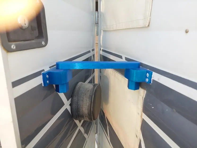 Cánh tay giữ cửa chắc chắn cho xe di động - Image 1