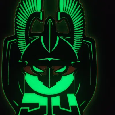 Biểu tượng đội CTF P4 với hiệu ứng phát sáng trong bóng tối