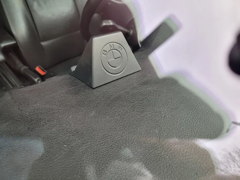 Giá đỡ điện thoại từ tính cho bảng điều khiển BMW e46 - Image 1