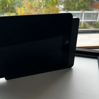 Giá đỡ tường cho iPad Mini 4 đơn giản