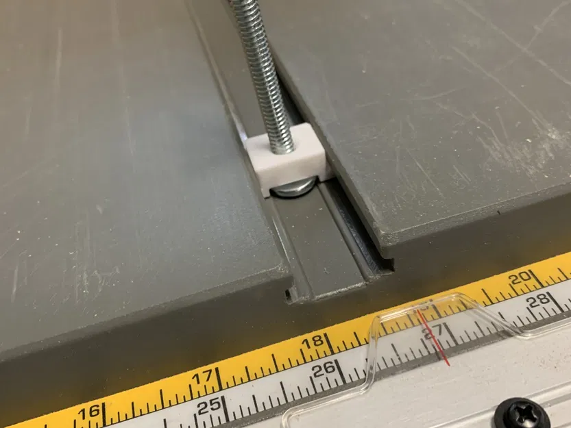 Khối hướng dẫn cho máy cưa bàn Dewalt - Image 3