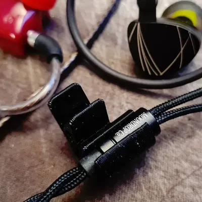 Kẹp cáp tai nghe IEM Moondrop Aria cho cáp para-cord