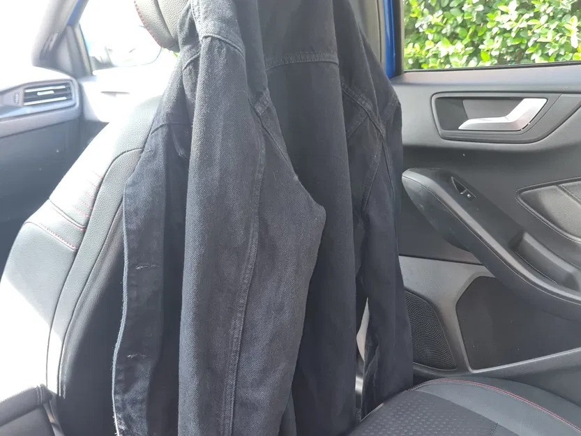 Giá treo túi cho xe Ford Focus in 3D - Image 7