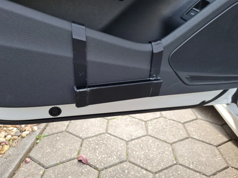 Giá đỡ thẻ đỗ xe Audi treo trên cửa xe - Image 2