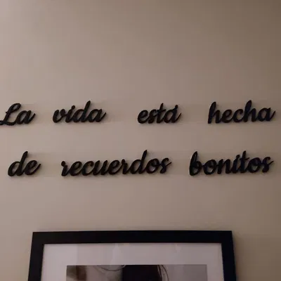 Chữ trang trí "La vida está hecha de recuerdos bonitos