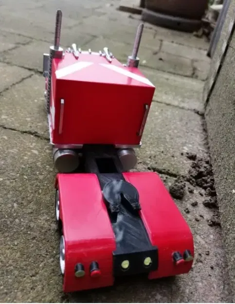 Xe tải Peterbilt chi tiết với rơ moóc tùy chỉnh - Image 3