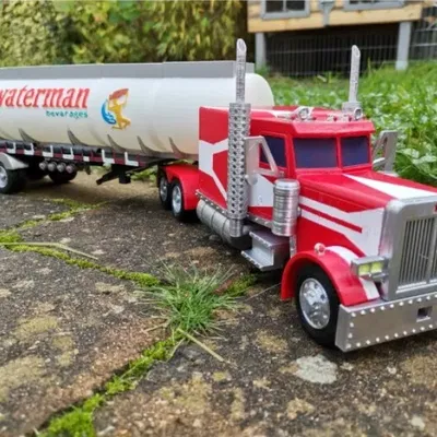 Xe tải Peterbilt chi tiết với rơ moóc tùy chỉnh