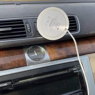 Giá đỡ sạc không dây MagSafe cho xe hơi V2