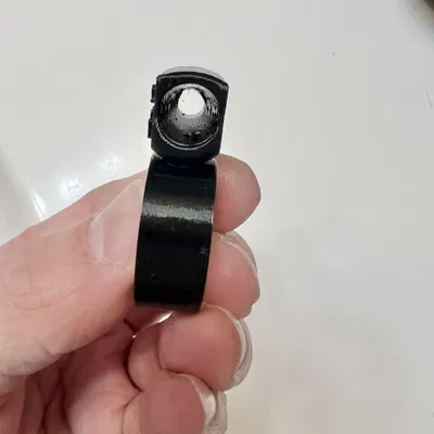 Nhẫn đeo Blunt Buddy cho cigar phong cách mỏng