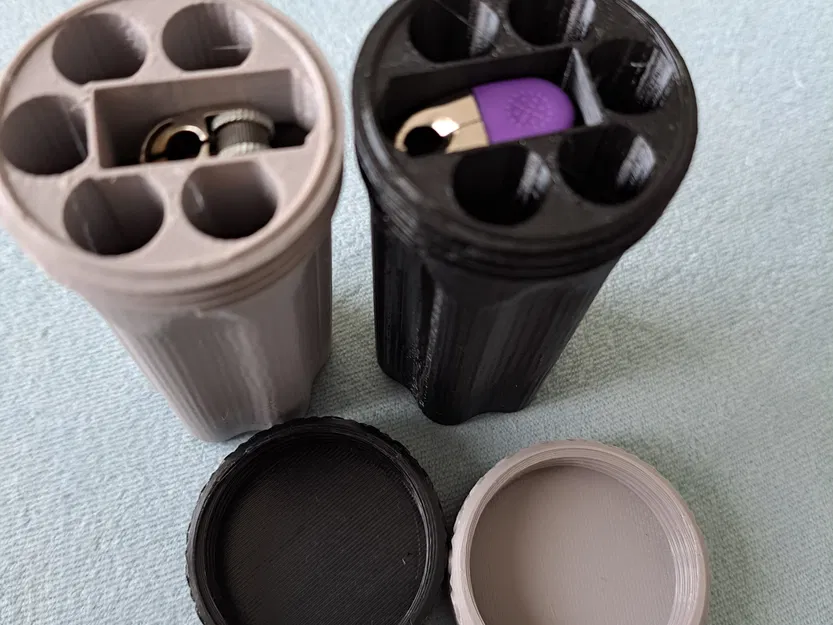 Chứa đồ dùng cho bật lửa, thuốc lá và điếu thuốc - Image 1