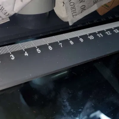 Thước kẻ 28 cm được chỉnh sửa từ mẫu gốc