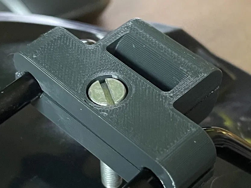 Giá đỡ đèn hậu xe đạp dưới yên xe - Image 4