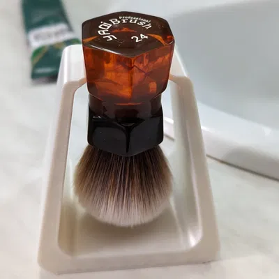 Giá đỡ bàn chải cạo râu bằng kim loại