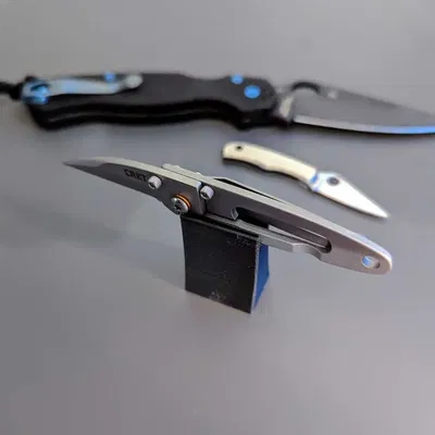 Giá đỡ cho những con dao nhỏ như CRKT Peck và Spyderco Bug