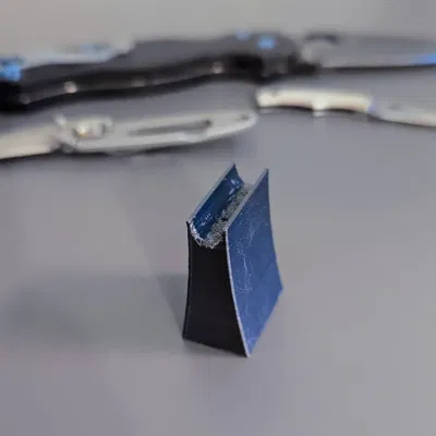 Giá đỡ cho những con dao nhỏ như CRKT Peck và Spyderco Bug