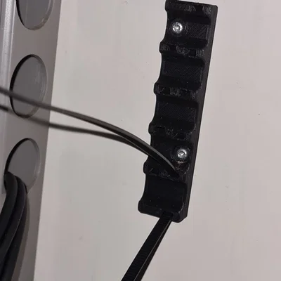 Giá đỡ cáp nhiều kích thước để gắn trên bề mặt