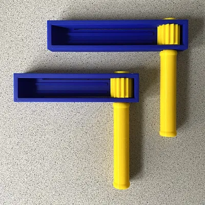 Đồ chơi lắc với âm thanh khác nhau và kích thước đa dạng