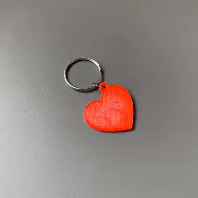 Móc chìa khóa hình trái tim thiết kế tinh tế