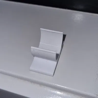 Giá đỡ rèm cuốn chống bay trong gió