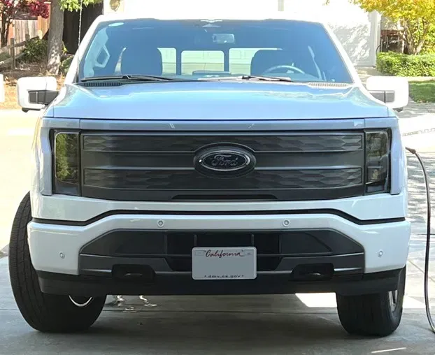 Giá đỡ biển số phía trước cho Ford F150 Lightning 2022/2023 - Image 1