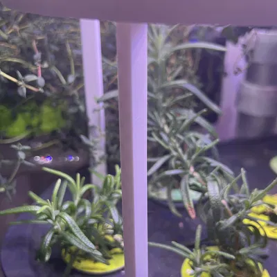 Giá đỡ cho mô hình Aerogarden Bounty có thể chồng lên nhau