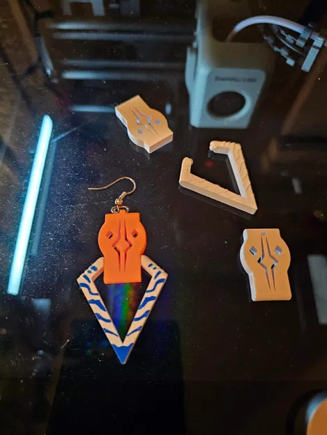 Bông tai xoay Ahsoka Tano có thể kết hợp màu sắc - Image 2