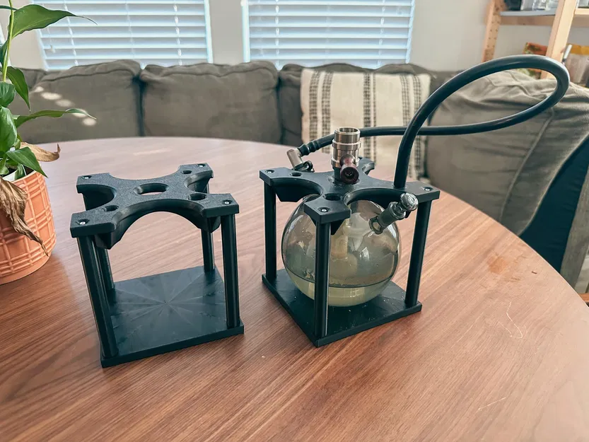 Lồng bảo vệ Orb V2 cho Mega Globe từ Sneaky Pete - Image 1